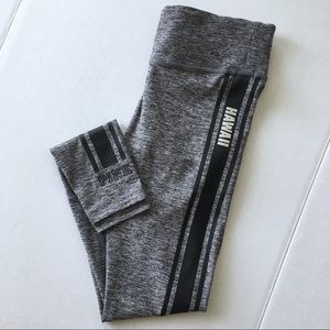 VS Pink Yoga leggings Hawaii XS